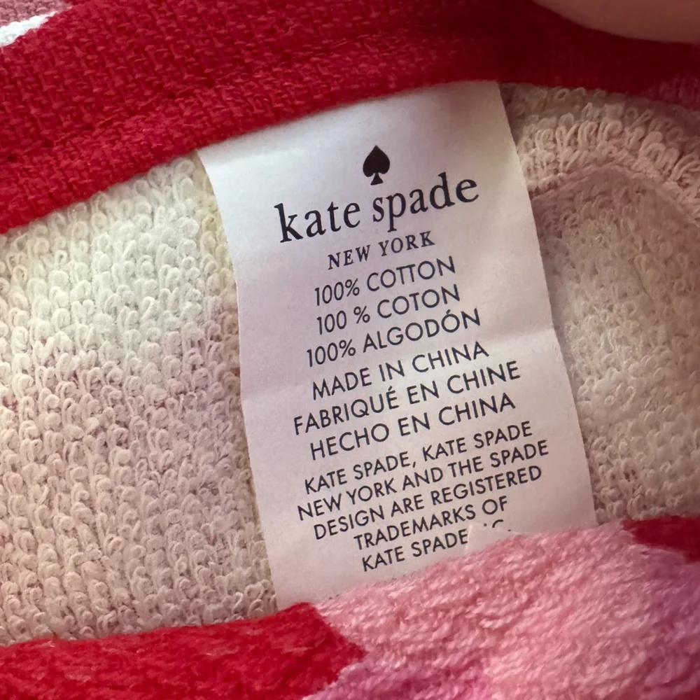Kate Spade Red white & Pink 100% Cotton Towel trio❤️🤍🩷I have coordinating apron